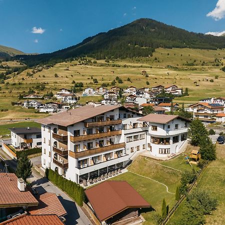 Hotel Edelweiss Superior Наудерс Экстерьер фото